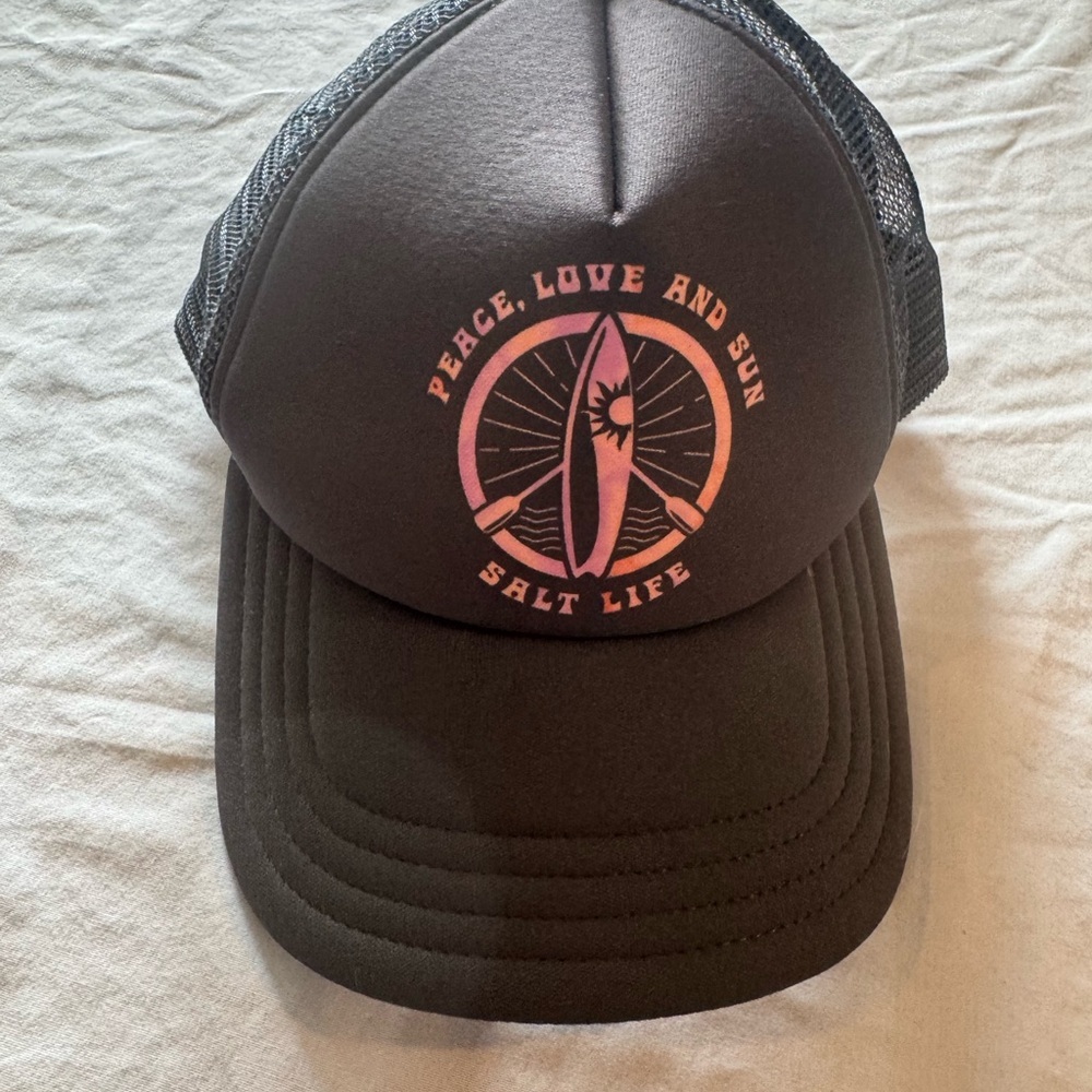 Salt Life Black Mesh Trucker Hat‎
